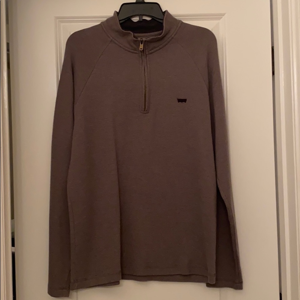 Levi’s men pull over